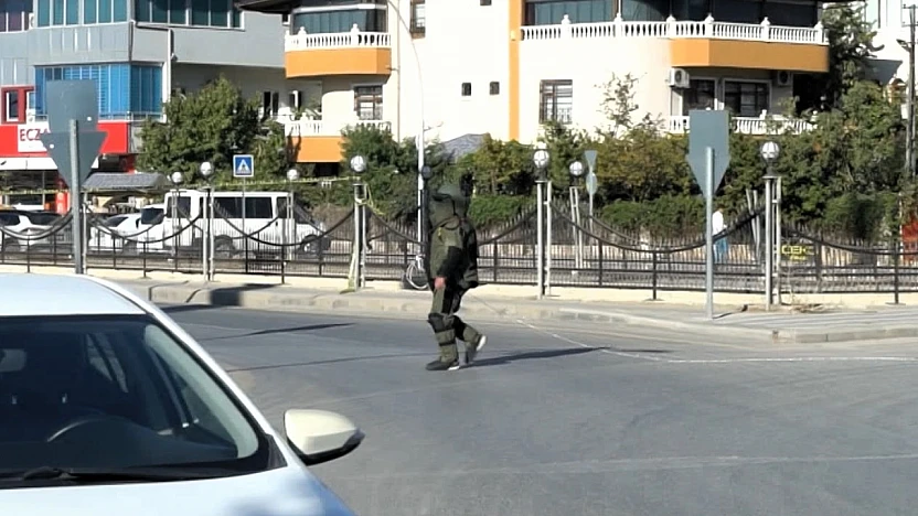 Barguzu Sosyal Tesisler Yanında Bırakılan Valiz Polisi Harekete Geçirdi