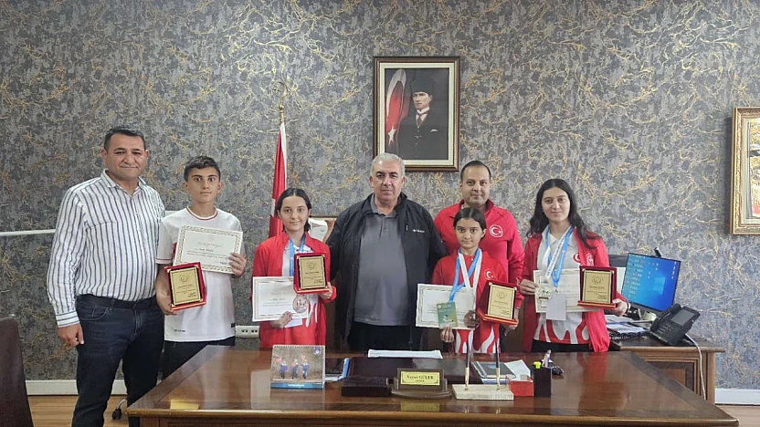 Başarılı Sporcu Kardeşler Gülşen'den Halk Eğitimi Merkezi'ne Anlamlı Ziyaret