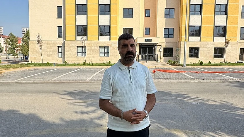 Başkan Akkaya : Anahtarı verdiniz,konutlar hazır,vatandaş niye taşınamıyor
