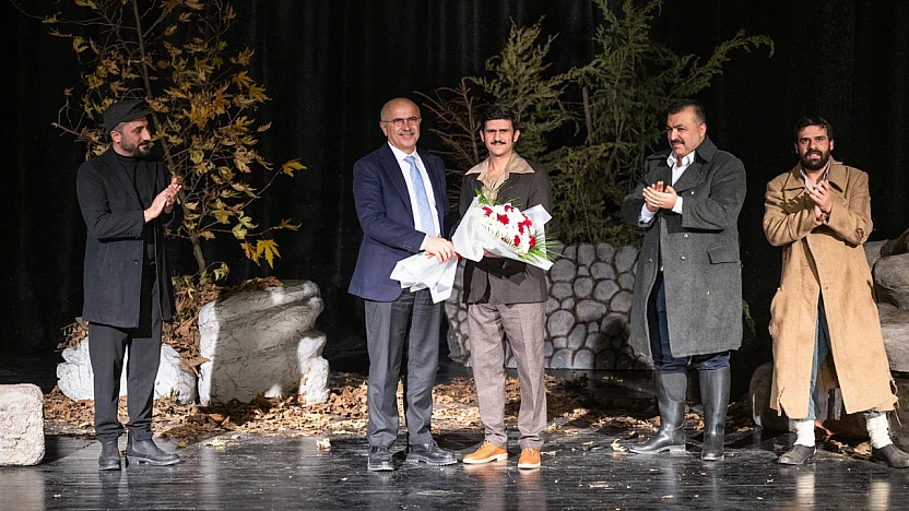 Başkan Sami Er, MABESEM'in 'Pusuda' Oyununu İlgiyle İzledi