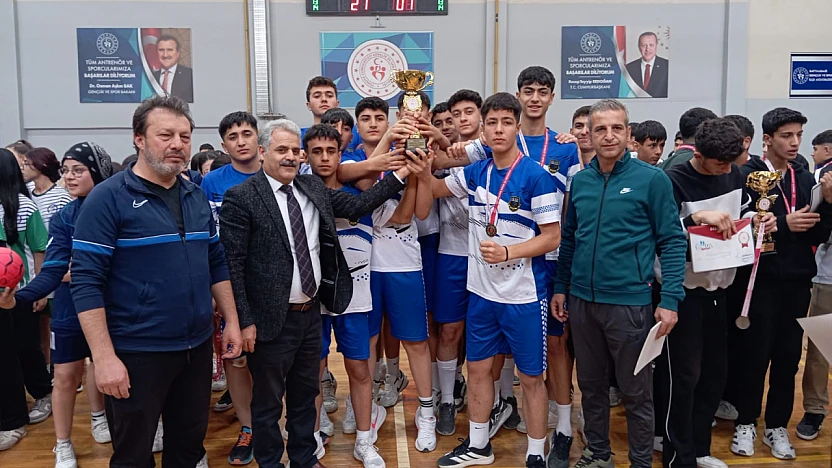 Battalgazi Spor Salonu'nda Heyecan Dolu Final! Spor Lisesi Bölge Şampiyonası'na Gidiyor