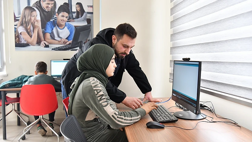 Bilgiyle Üretim Aynı Çatı Altında: Yeşilyurt'ta Mesleki Eğitim Atağı