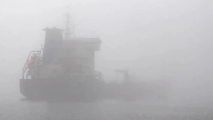 Çanakkale Boğazı yoğun sis nedeniyle trafiğe kapatıldı