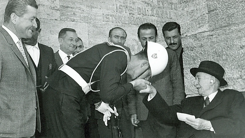 CHP'li Veli Ağbaba'dan 2'nci Cumhurbaşkanı İsmet İnönü İçin Anma Açıklaması