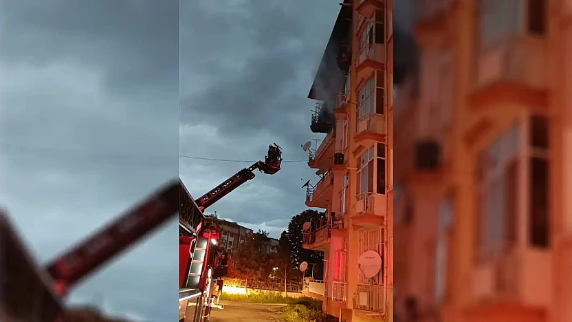 Çıkan Yangında Bina Sakinleri Mahsur Kaldı