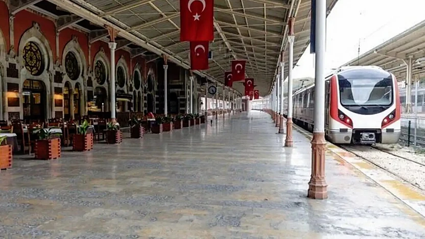 Demir yolları 2025'te Türkiye nüfusunun üç katından fazla yolcu taşıdı