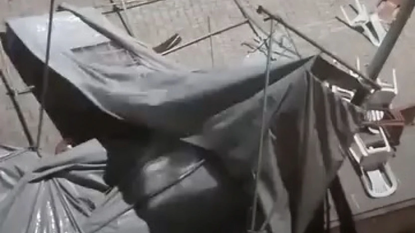 Doğanşehir'de Fırtına Taziye Çadırını Uçurdu