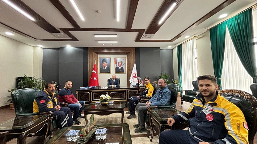 Doğanşehir'de Görev Yapan 112 Ekibinden Kaymakam Sungur'a Ziyaret