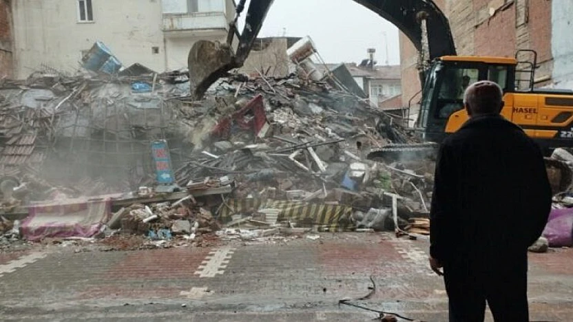 Ermeç Apartmanı Yargılamasında Dokuzuncu Duruşma: Rapor Bekleniyor