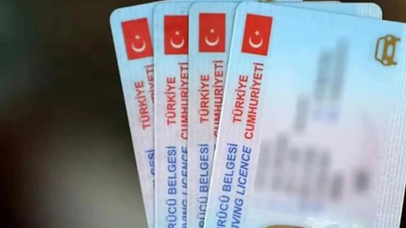 Eski Tip Ehliyetler İçin Son Gün: Yenileme Ücreti 15 TL'den 7 Bin 438 TL'ye Çıktı