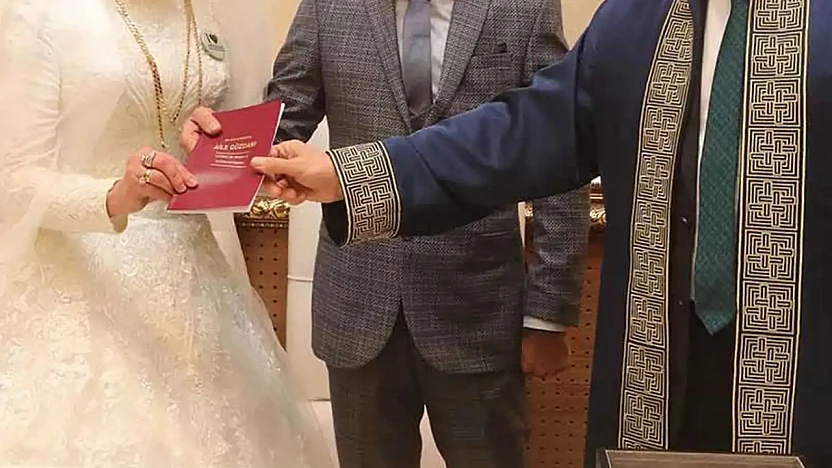 Evlilik Kredisine Yeni Düzenleme: 2 Yıl Geri Ödemesiz, 48 Ay Vadeli