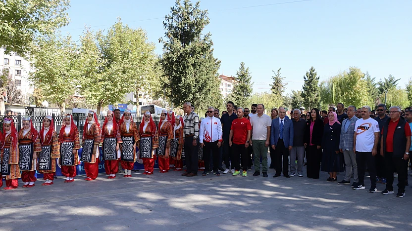 Gençler ve Sporcular Malatya'da Yürüyüşte Buluştu