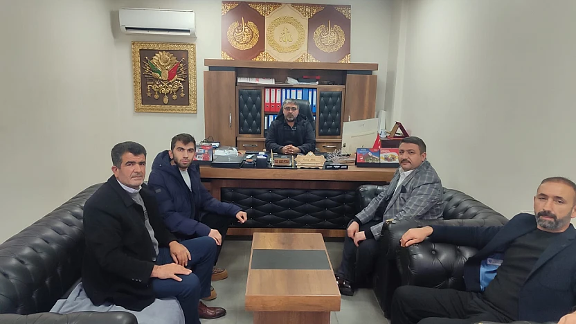 İl Başkanı Burhan Kılıç'ın Selamı Kale'de Esnafa İletildi