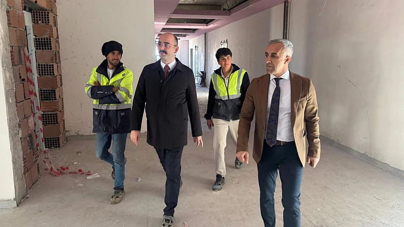 Kaymakam Sungur TOKİ'deki okul inşaatlarını inceledi