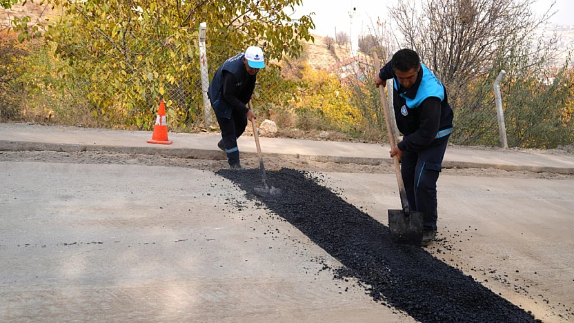 Kış Öncesi Yol Düzenleme Çalışmaları İlçe Genelinde Devam Ediyor