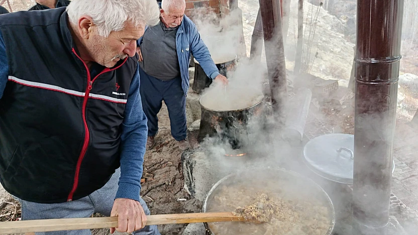 Köklerine Dönenler Ilıca'da Buluştu: Kış Yarı Geleneği Yaşatıldı