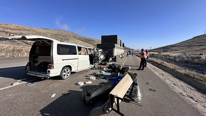 Kozluca Mevkiinde Katliam Gibi Kaza: 3 Ölü