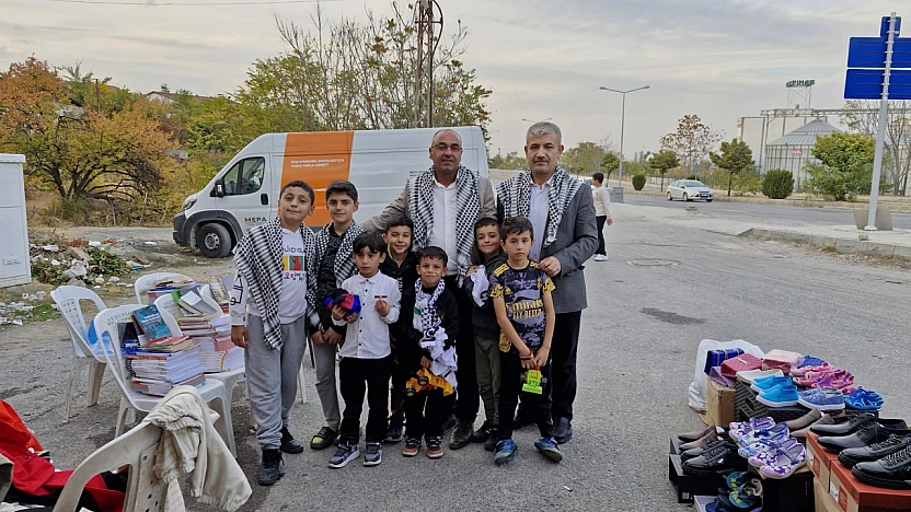 Mahalle Halkı El Ele Verdi, Gelirler Filistinli Çocuklara Gönderilecek