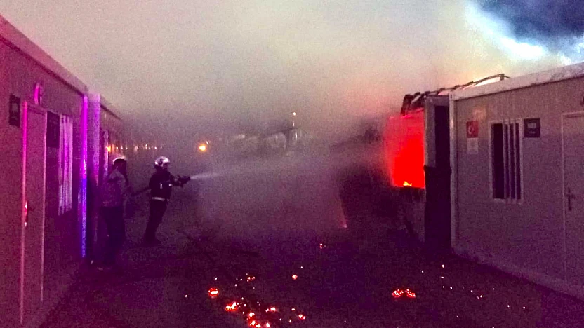 Malatya'da Konteyner Kentte Korkutan Yangın