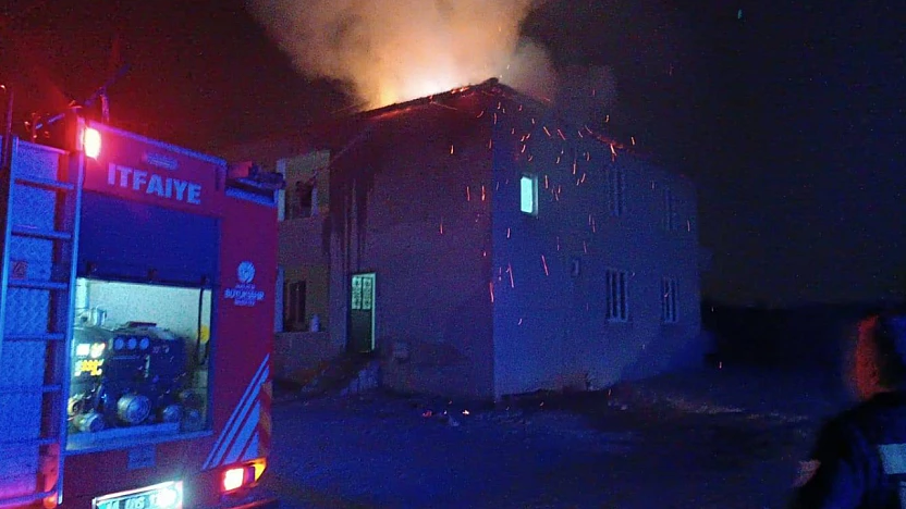 Malatya'da korkutan çatı yangını