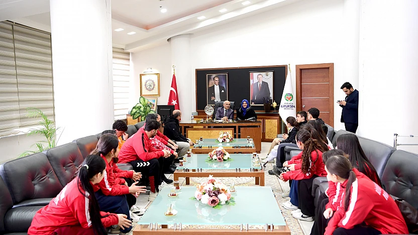 Malatya'da spor yatırımları büyüyor, şampiyonlar ödüllendirildi