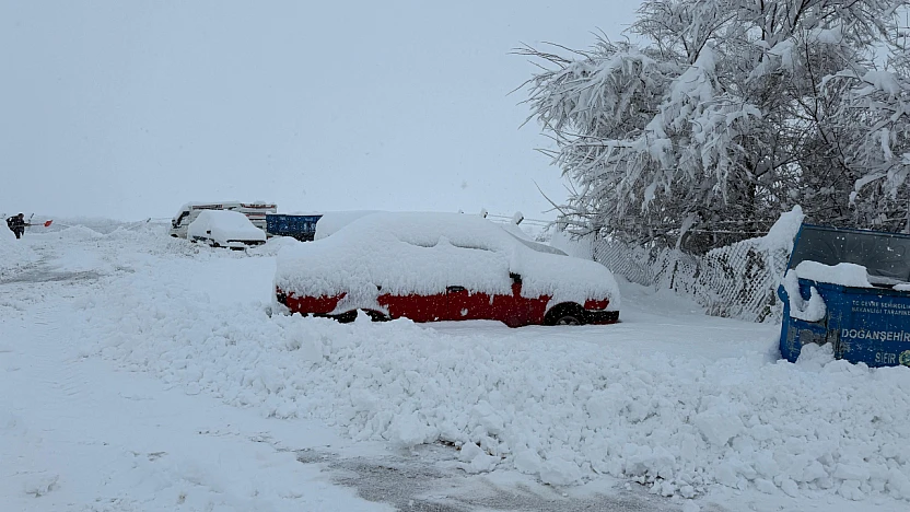 Malatya'da Yoğun Kar Alarmı: Ekipler Seferber Oldu