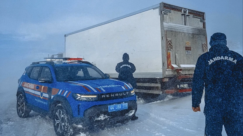 Malatya-Pütürge-Doğanyol ve Çelikhan Yollarında Ulaşım Durdu
