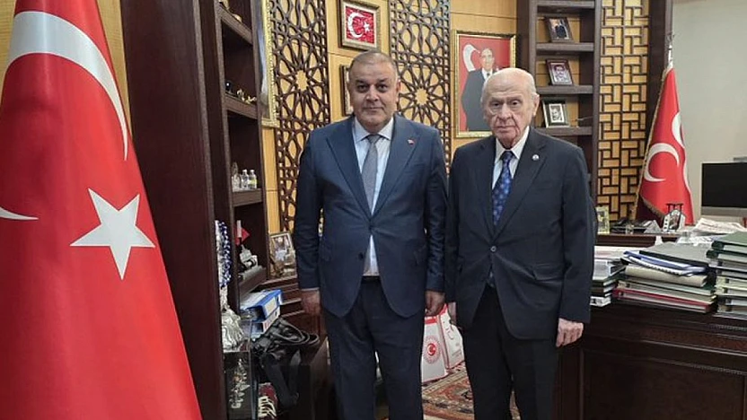 Milliyetçi Hareket Partisi (MHP) Malatya İl Başkanı Gökhan Gök,  MHP Genel Başkanı Devlet Bahçeli'yi ziyaret etti