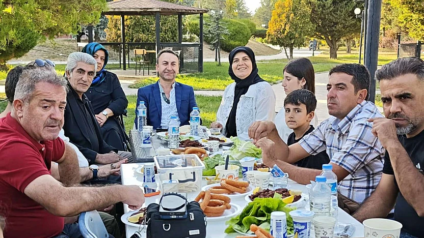 Suna Boran ve Destekçilerinden Anlamlı Etkinlik: Öğrencilere Ev Sıcaklığı Sunuldu