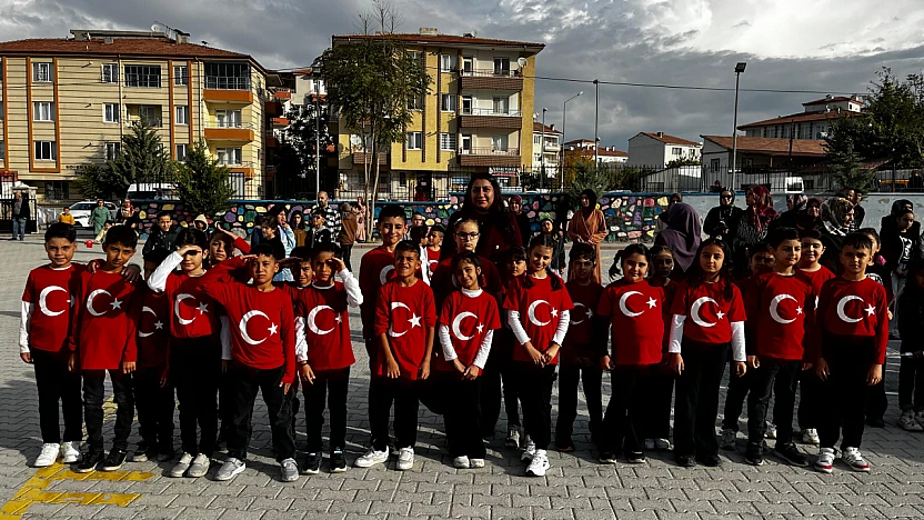 Tevfik Memnune Gültekin İlkokulu Öğrencilerinden Cumhuriyet Bayramı'na Özel Etkinlik