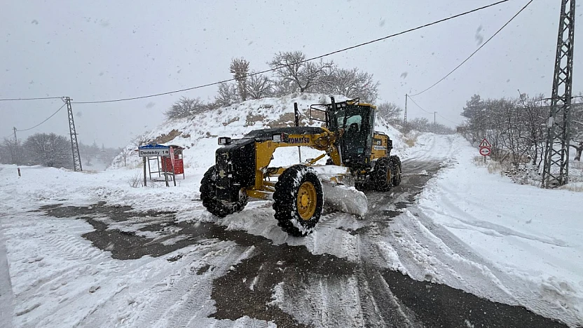 Tipi ve Yoğun Kar Yağışı Ekipleri Durdurmadı