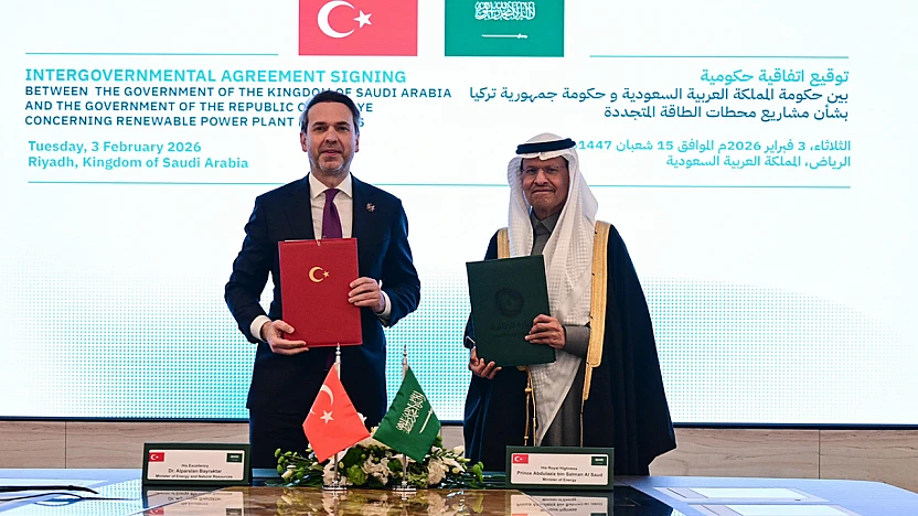 Türkiye ile Suudi Arabistan arasında 2 milyar dolarlık enerji anlaşması