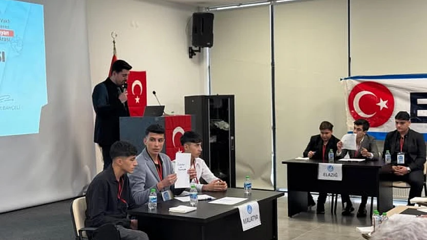 Ülkü Ocakları Ortaöğretim Bilgi Yarışması Elazığ'da Gerçekleştirildi