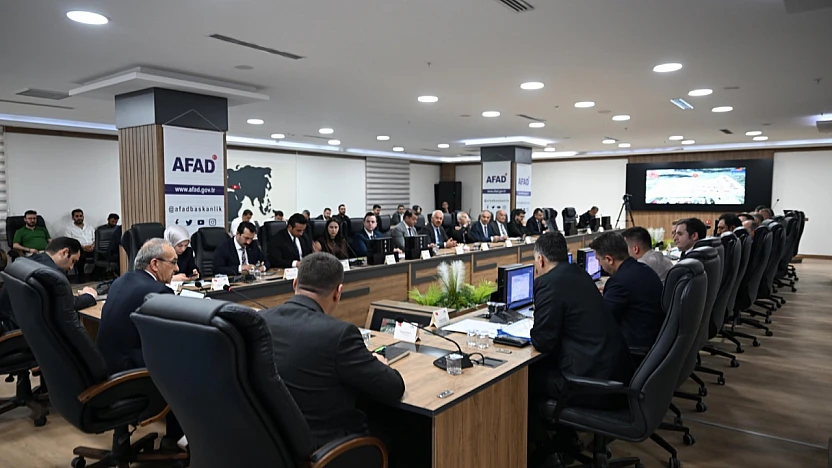 Vali Yavuz Başkanlığında Hafif Çelik Kırsal Köy Konutları İstişare ve Koordinasyon Toplantısı Gerçekleştirildi