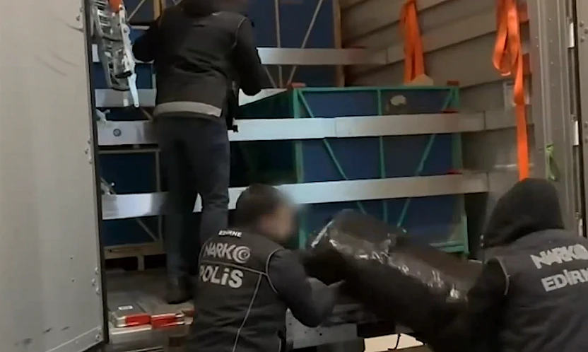 Ali Yerlikaya Duyurdu: Kapıkule'de 240 Kilogram Skunk Yakalandı