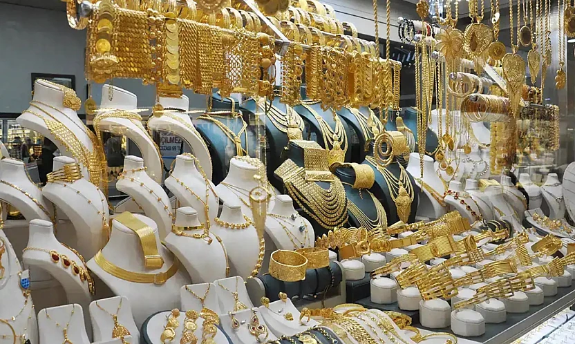 Altın Zirveden Döndü: Gram ve Ons Fiyatlarında Düşüş