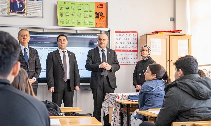 Başkan Sami Er'den Öğrencilere Mesaj: 'Azmin Önünde Engel Yok'