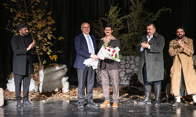 Başkan Sami Er, MABESEM'in 'Pusuda' Oyununu İlgiyle İzledi