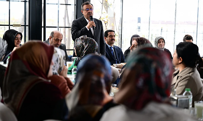 Başkan Taşkın Ak Parti Kadın Kolları Mahalle Başkanları Toplantısına Katıldı