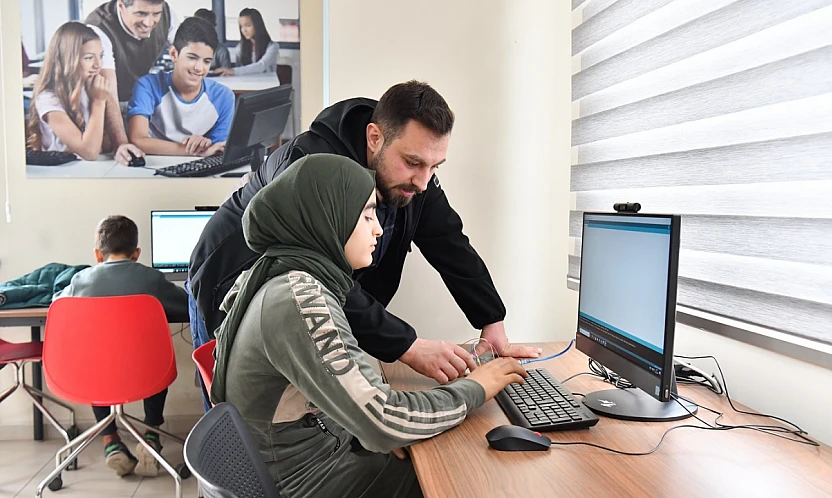 Bilgiyle Üretim Aynı Çatı Altında: Yeşilyurt'ta Mesleki Eğitim Atağı