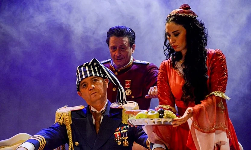 'Bu Da Geçer Ya Hu' Malatya'da Sahnelendi