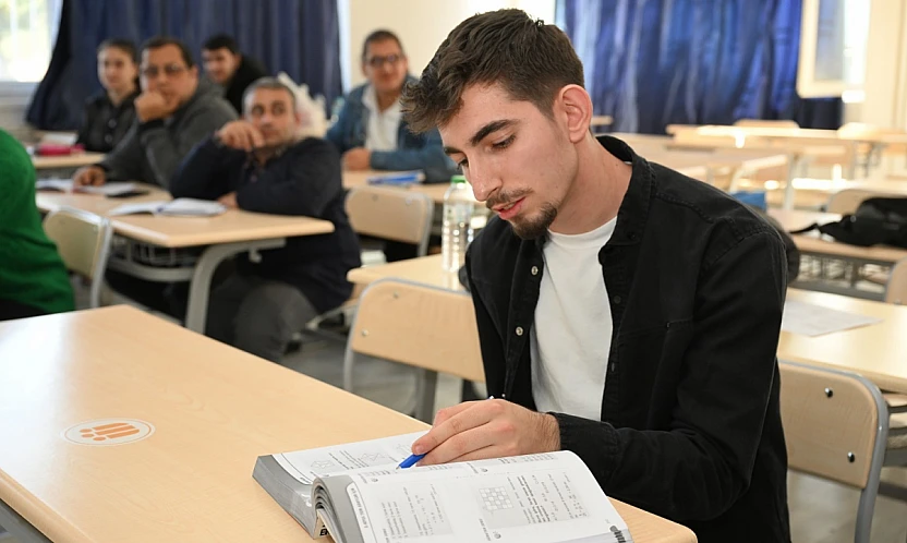 Büyükşehir Belediyesi Engelleri Aşan  Kariyer Yolculuğuna Rehber Oluyor