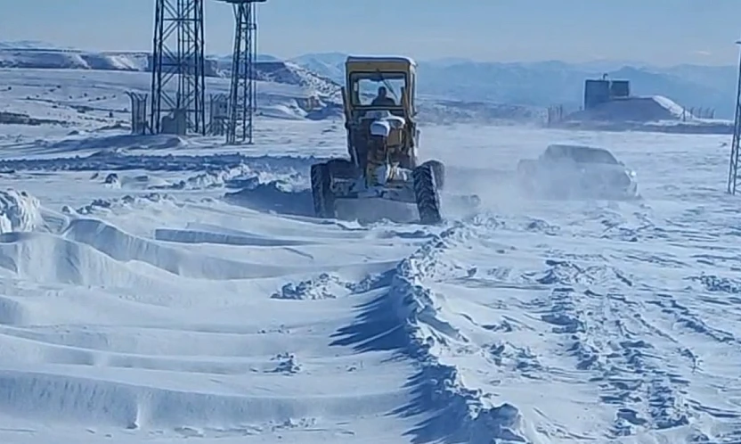 Büyükşehir Belediyesi Karla Mücadele Ekipleri Çalışmalarına Devam Ediyor