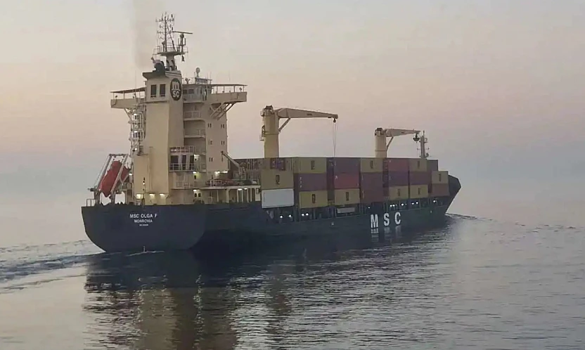 Çanakkale Boğazı'nda fırtına nedeniyle transit gemi trafiği durduruldu