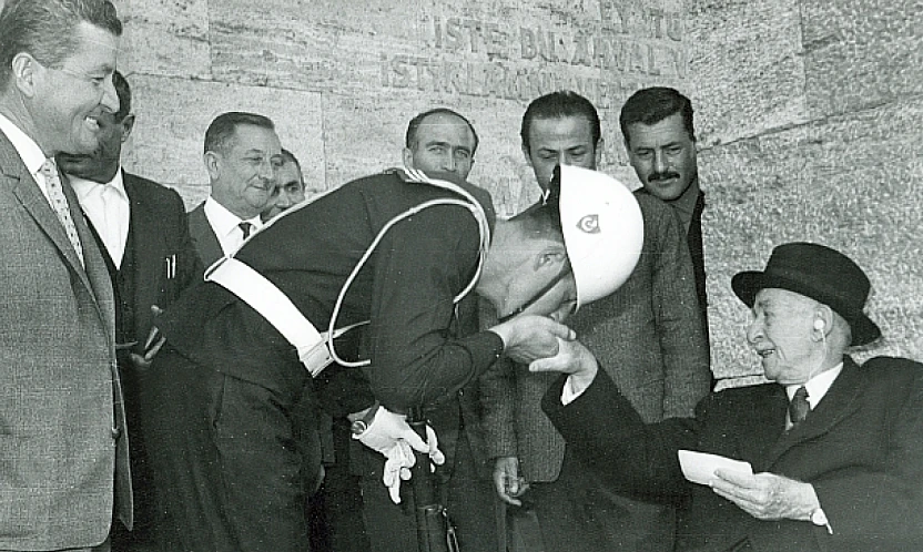 CHP'li Veli Ağbaba'dan 2'nci Cumhurbaşkanı İsmet İnönü İçin Anma Açıklaması