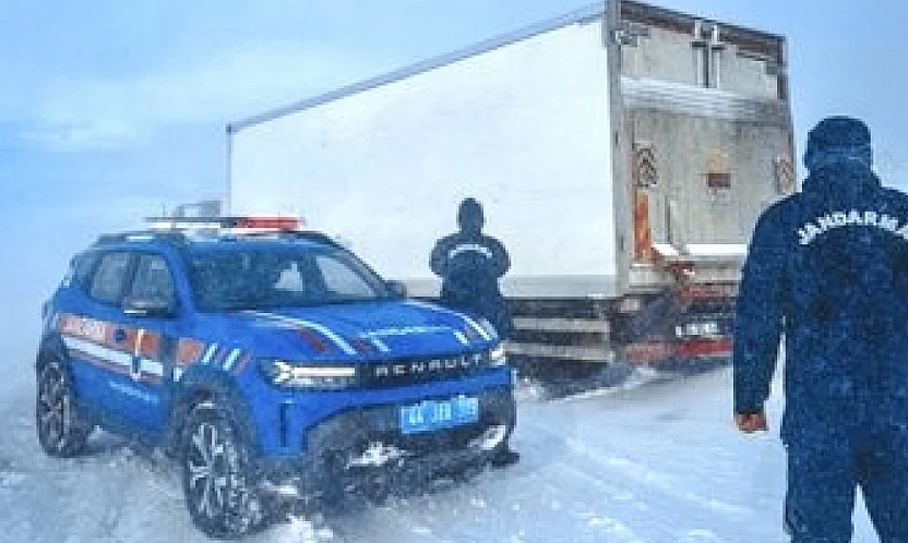 Darende'de Kapanan Karayolları Kontrollü Şekilde Açıldı