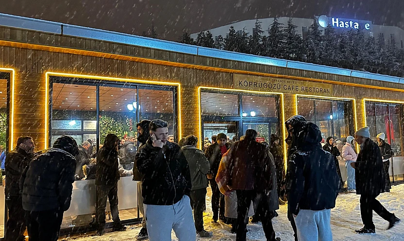 Darende'de Zorlu Gece: Mahsur Kalan Yolcular Belediyenin Misafiri