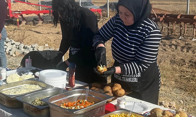 Darende Üretimle Yükseliyor: 500 Aileye Patatesle Ekmek Kapısı Açıldı