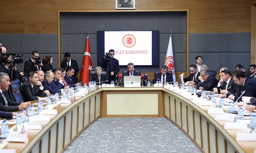 Denetimli Serbestliğe 3 Yıl Erken Geçiş İmkânı: TBMM'de 11'inci Yargı Paketi Görüşmeleri Sürüyor