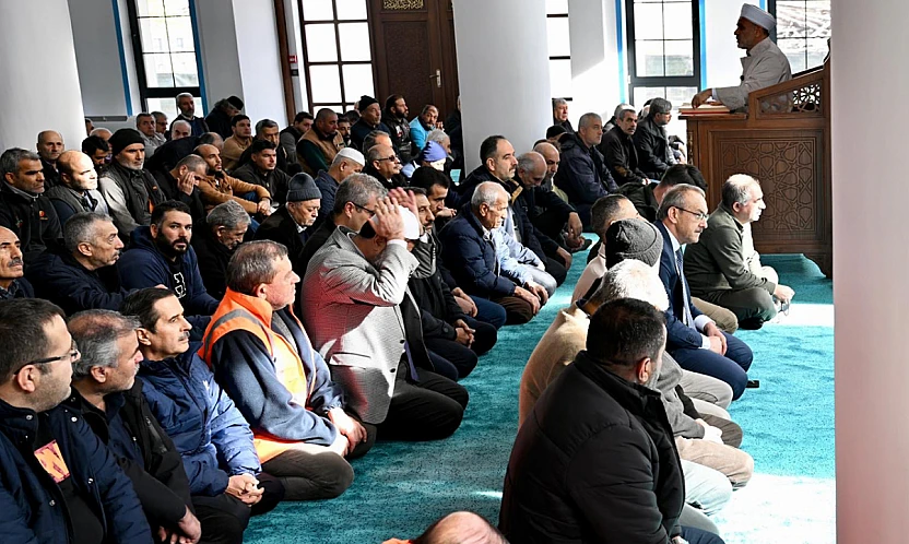 Deprem bölgesi Malatya'da bir camii daha ibadete açıldı